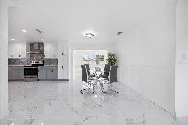 Building Photo - 1817 Oregon Ave NE