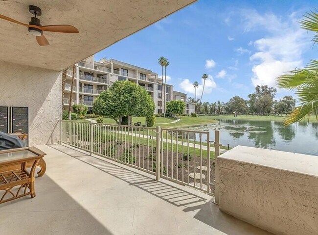 Building Photo - 910 Island Dr