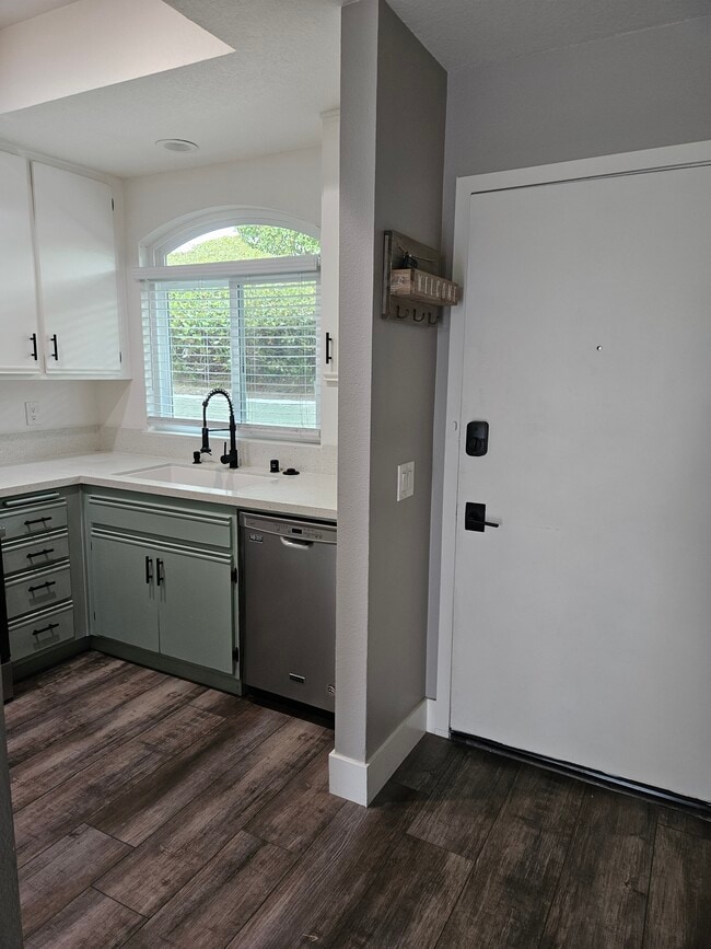 Building Photo - 30902 Club House Dr