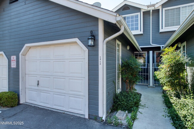 Building Photo - 2650 Plumas St