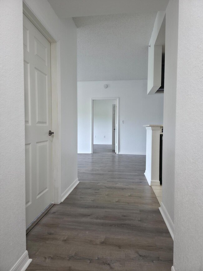 Building Photo - 2805 Veronia Dr