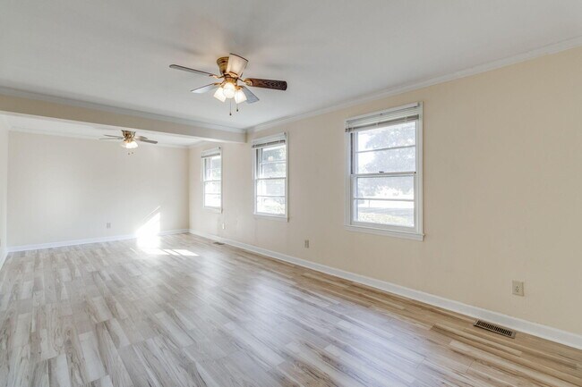 Building Photo - 2 Pickens Ct