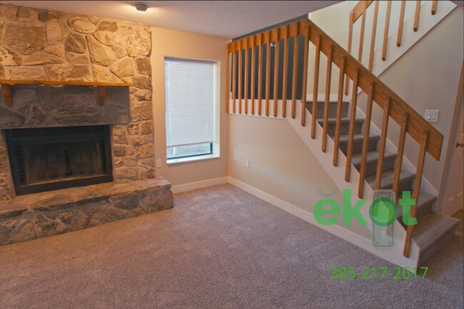 Building Photo - Spacious 5 Bedroom Home in Cottonwood Heights