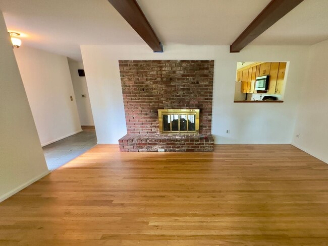 Building Photo - 2,510 Sq Ft | 5 Bedroom · 3 Bathroom – W/D, Terrace, Garage & Extra Space