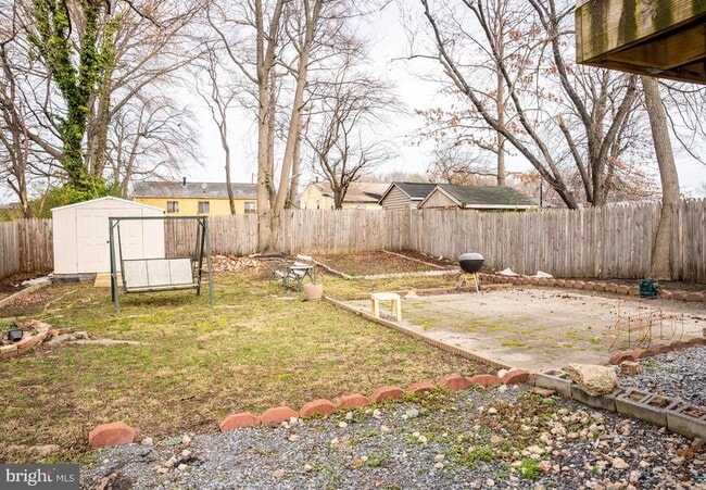 Building Photo - 6304 Somerset Rd