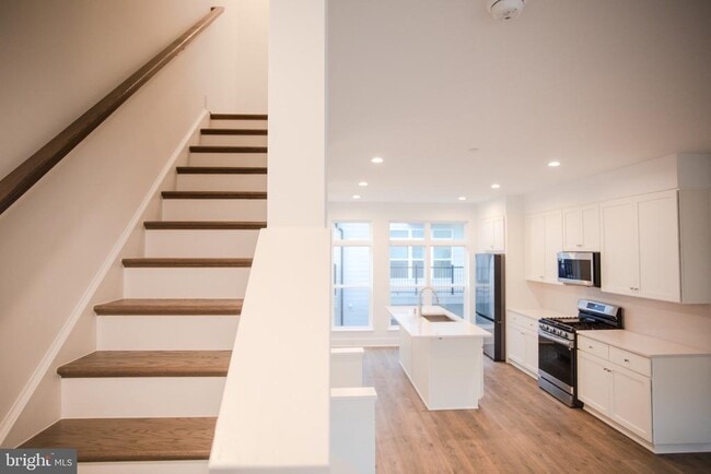 Building Photo - 2136 Tysons Ridgeline Rd