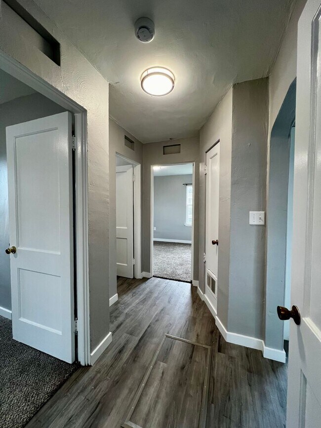 Building Photo - Non-refundable fee & security deposit total: $1275.00