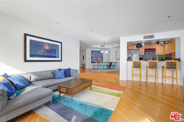 Building Photo - 245 Main St