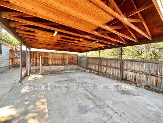 Building Photo - 2610 S Gaylord St