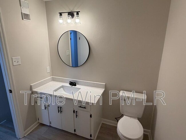 Building Photo - 14008 Bayberry Pl