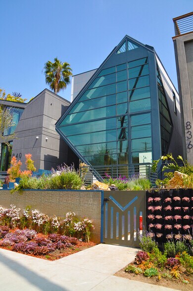 Building Photo - 838 California Ave