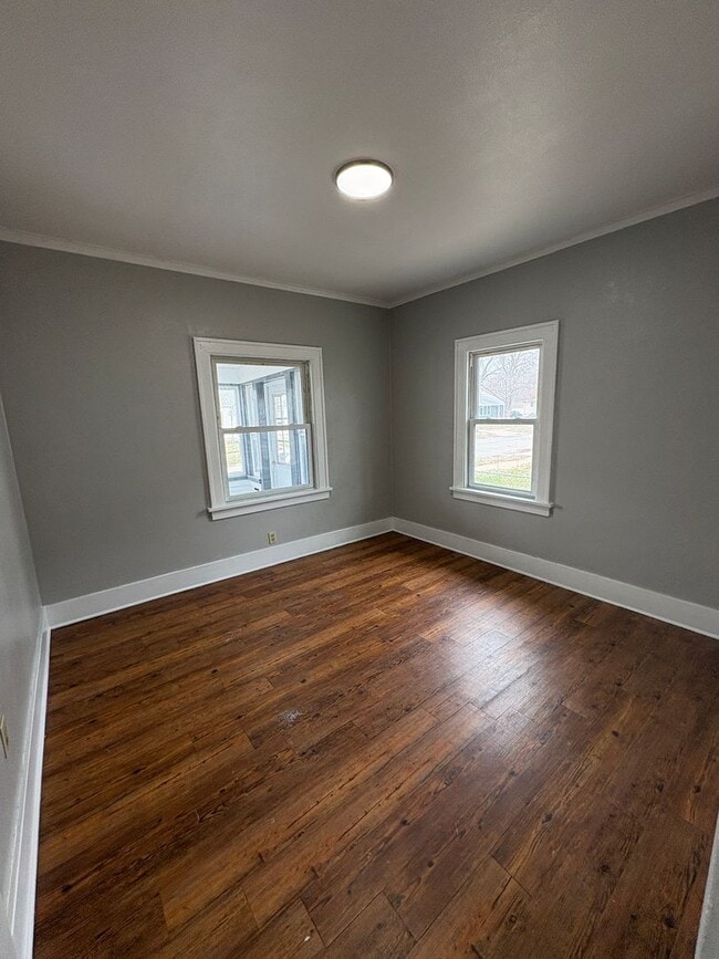 Building Photo - 2 Bedroom / 1 Bathroom Home for Rent!