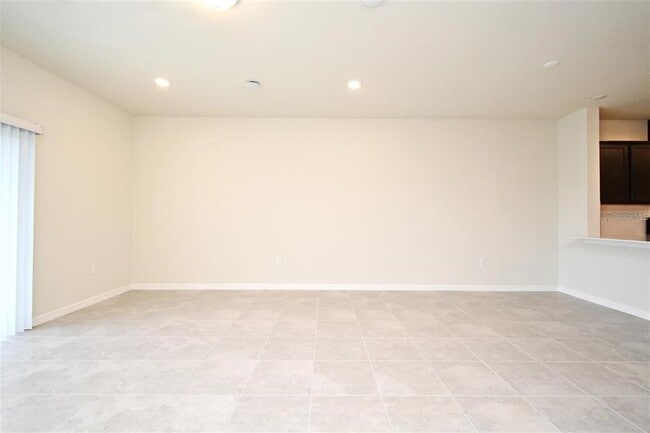 Building Photo - 3195 Emerald Acrs Ln