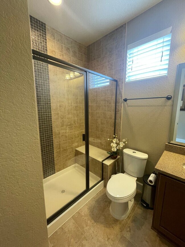 Building Photo - Sprawling Two-Story Home in SE Ft. Collins