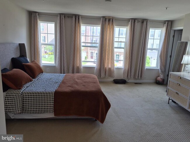 Building Photo - 9707 Glassy Creek Way