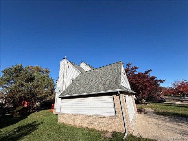 Building Photo - 39588 Squire Rd