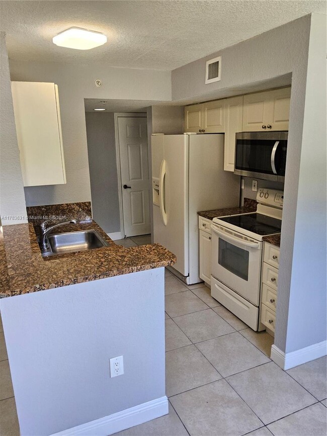 Building Photo - 20930 SW 87th Ave