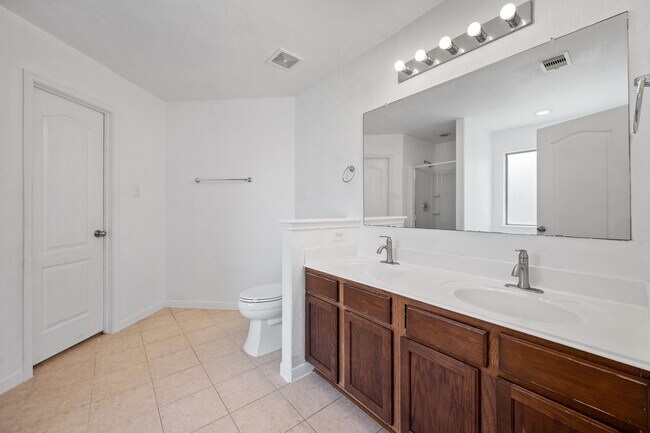 Building Photo - 4614 Pin Oak Creek Ln