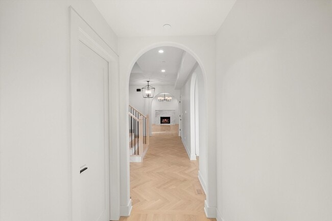 Building Photo - 1037 Belleforte Ave