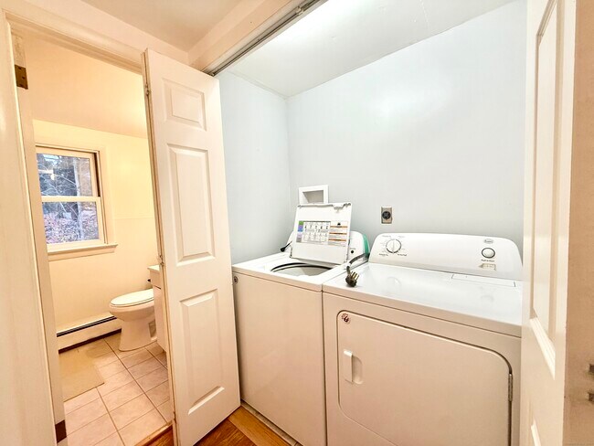 Building Photo - 213 Georgetown Rd