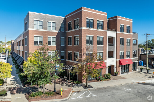 Building Photo - HIGHPOINT Clarendon Hills