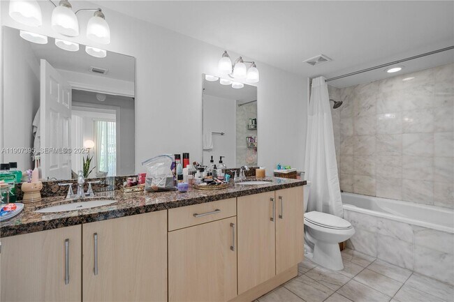 Building Photo - 6362 Collins Ave