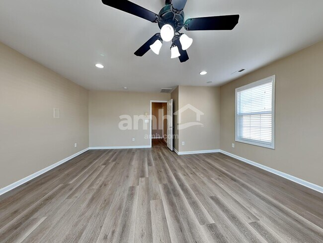 Building Photo - 6859 Coopers Hawk Trl