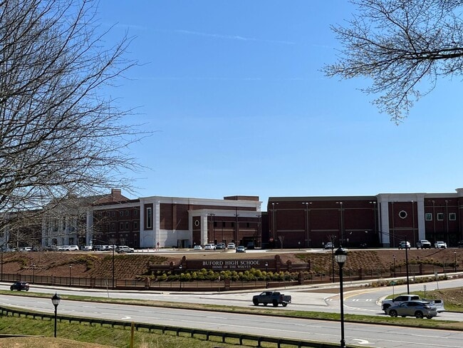 Building Photo - OPEN HOUSE: Spacious 2bd/1ba Across from Buford High School!