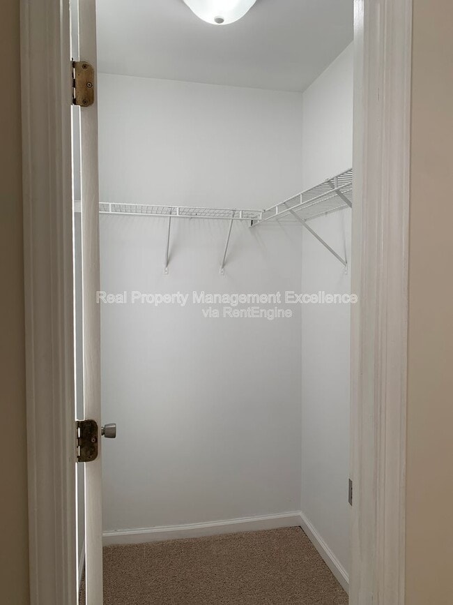 Building Photo - 5611 Sojourn Dr