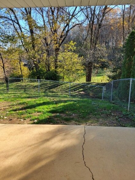 Building Photo - 1915 N Blackfoot Dr