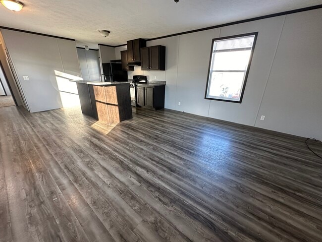 Building Photo - 28669 S Maple