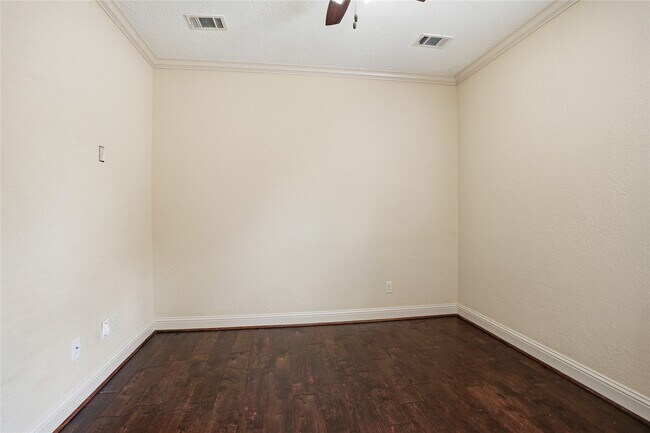 Building Photo - 536 Stephen F Austin Dr