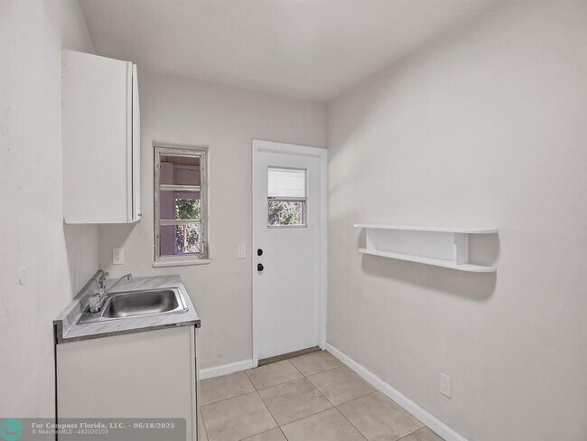 Building Photo - 535 NW 91st St