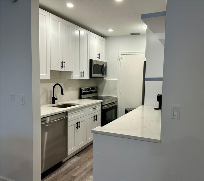 Building Photo - 2151 NE 68th St