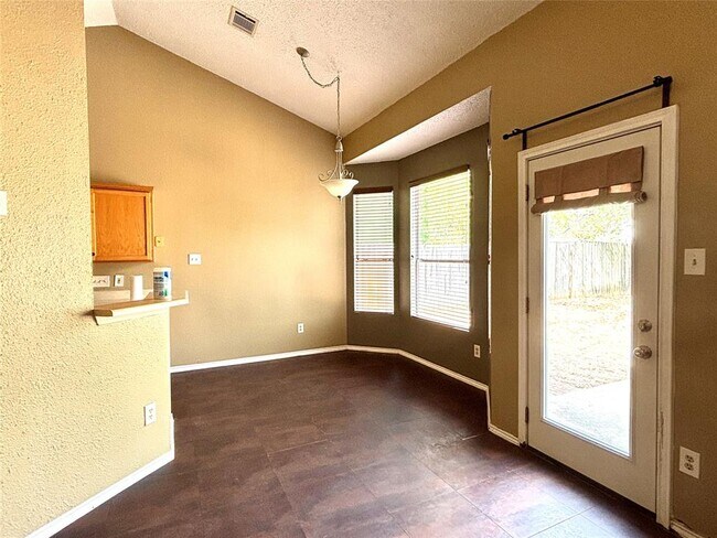 Building Photo - 2139 Cervin Blvd