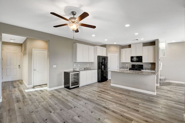 Building Photo - Beautiful Two-Story Home in Gated Cortona – Southern Highlands!