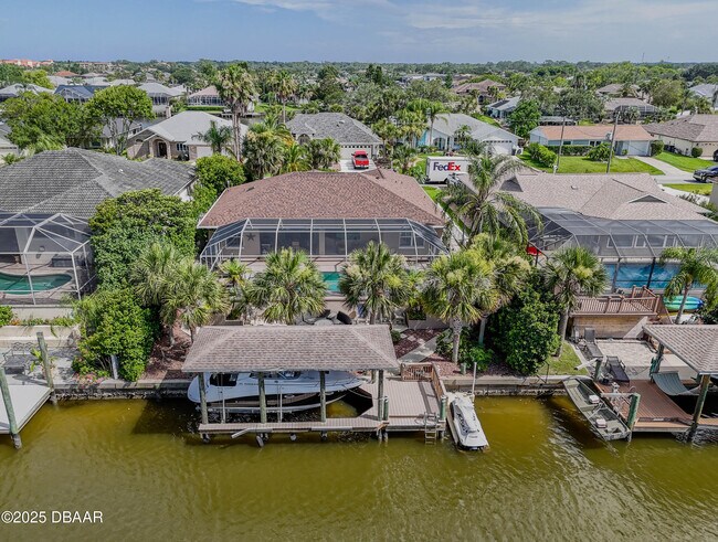 Building Photo - 15 Coolidge Ct