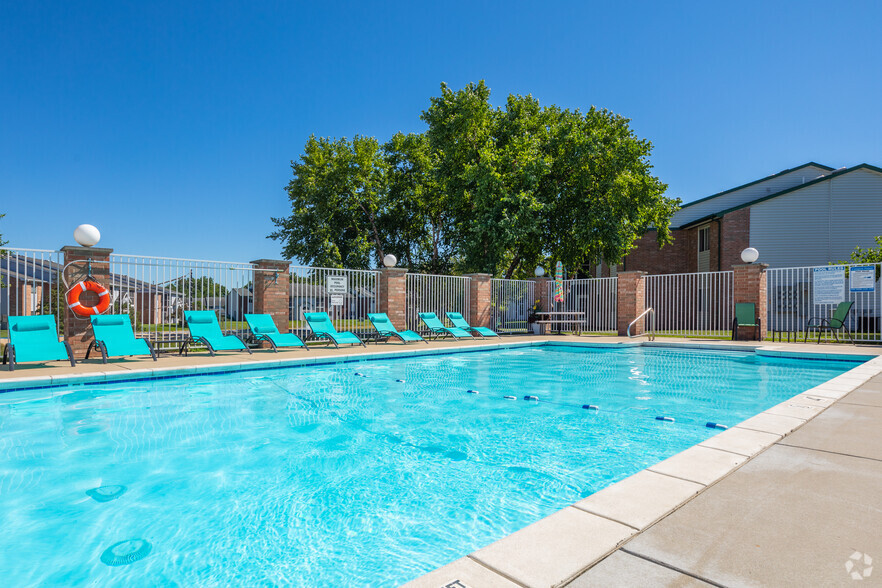 Compass Pointe Apartments - 2210 Beech St Valparaiso IN 46383 ...