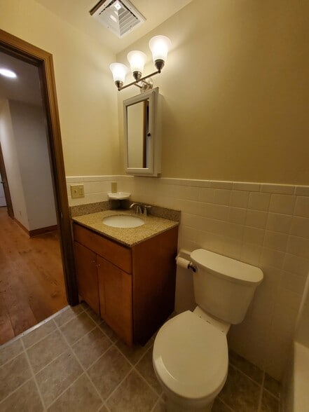 Building Photo - 3428 Bedminster Rd