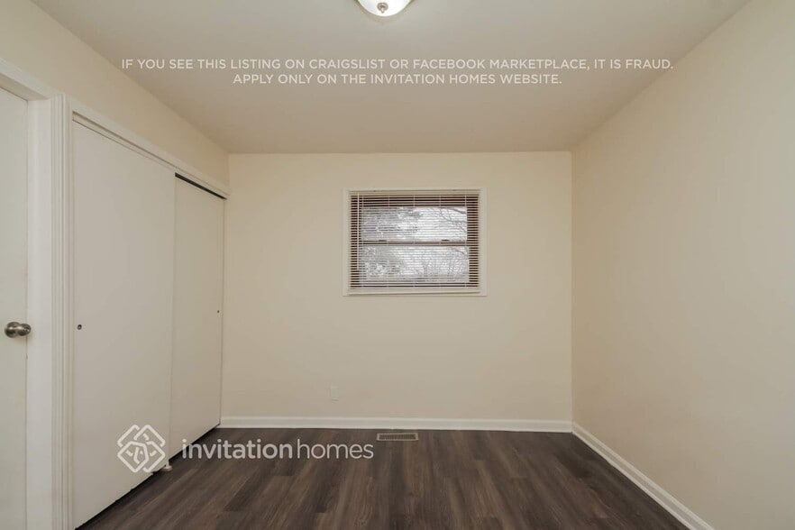 Building Photo - 141 Queenswood Rd