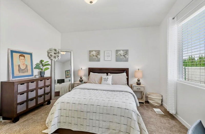 Building Photo - 3041 W Pascal Dr