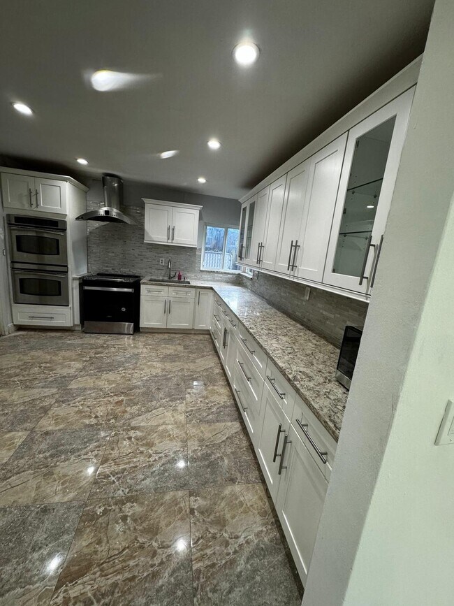 Building Photo - 1041 NE 178th Terrace