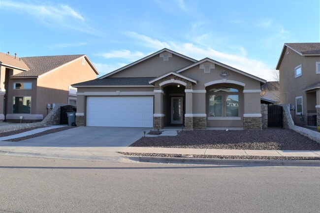 Primary Photo - 14350 N Cave Dr
