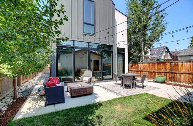 Building Photo - Luxury Living in the heart of Platte Park, 5bds, 4bas - Custom Finishes around every corner