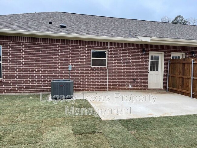 Building Photo - 2321 CR 704