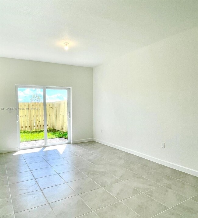 Building Photo - 2751 SE 26th St