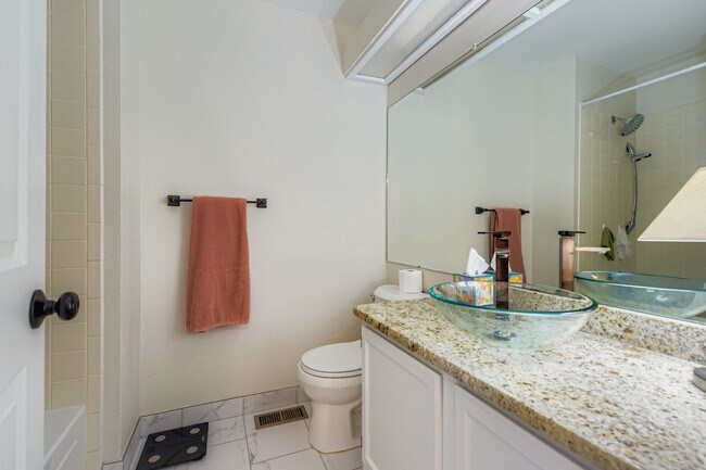 Building Photo - 6276 Nassau Ct