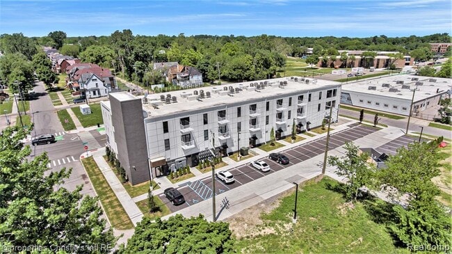 Building Photo - 7410 Kercheval Ave