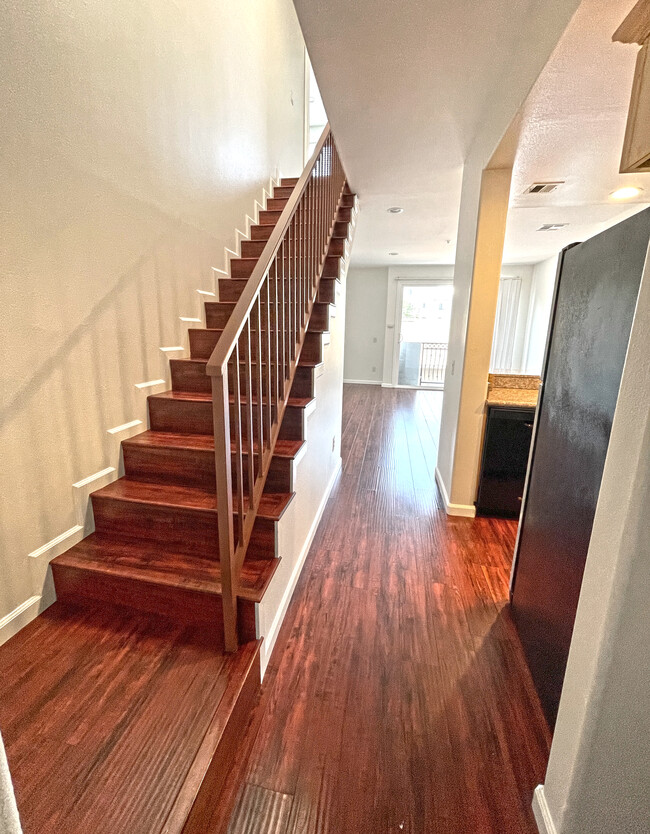 Stairs - 5330 Satsuma Ave