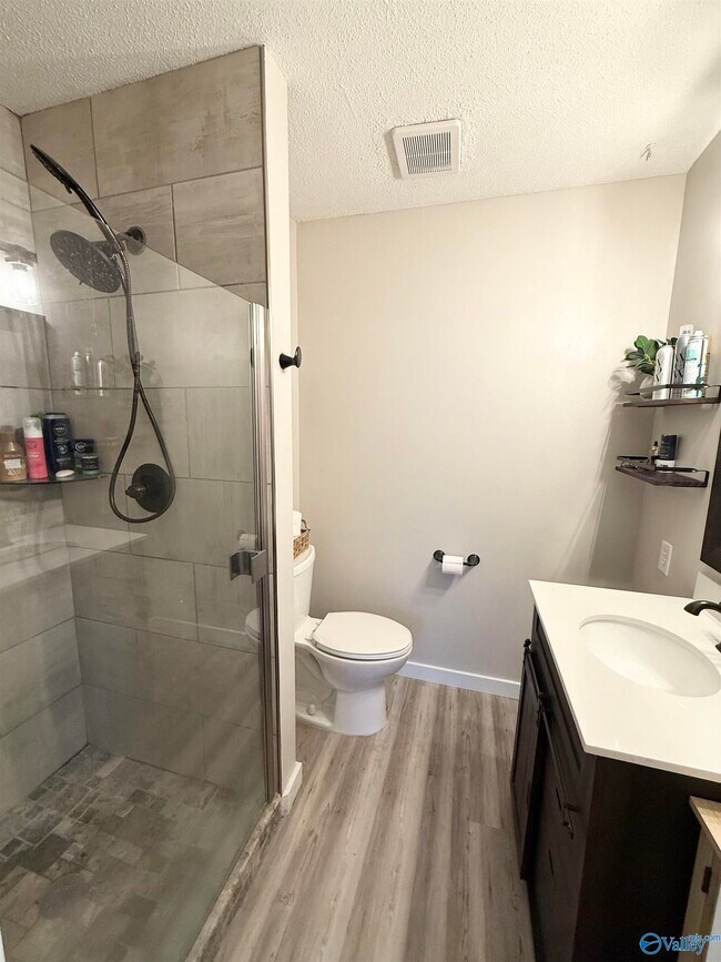 Building Photo - 9742 Wallwood Dr SE